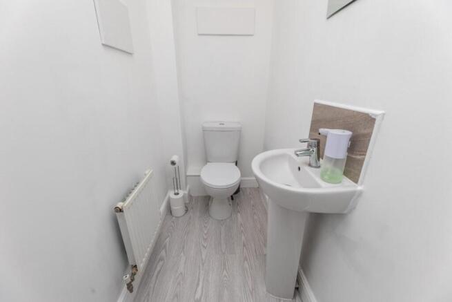 4 bed Detached for sale Image 7