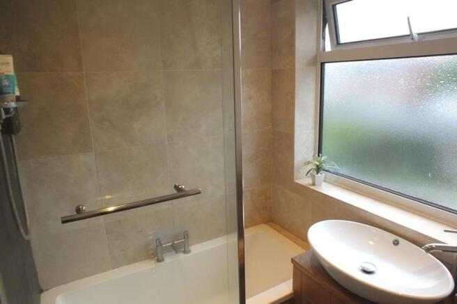 Bathroom USE.JPG