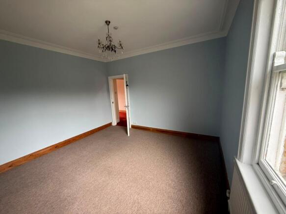 6 bed House to rent Image 9