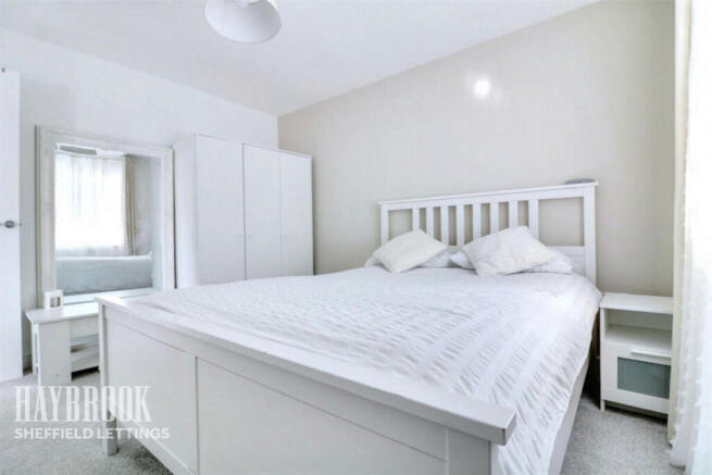 4 bed Detached to rent Image 8
