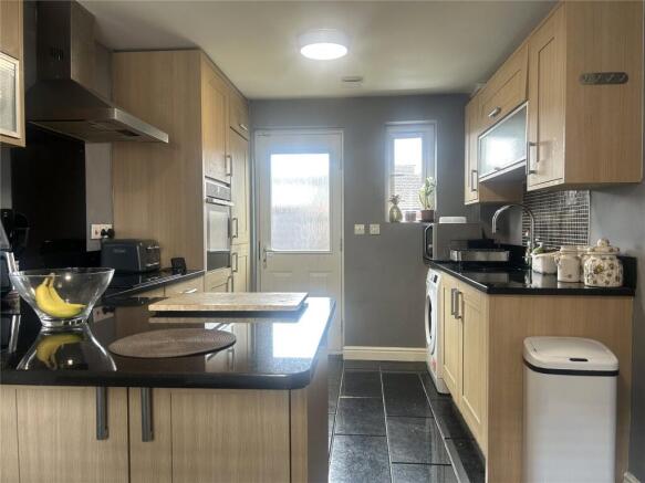 3 bed Terraced for sale Image 9