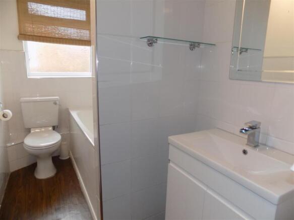 Bathroom.JPG