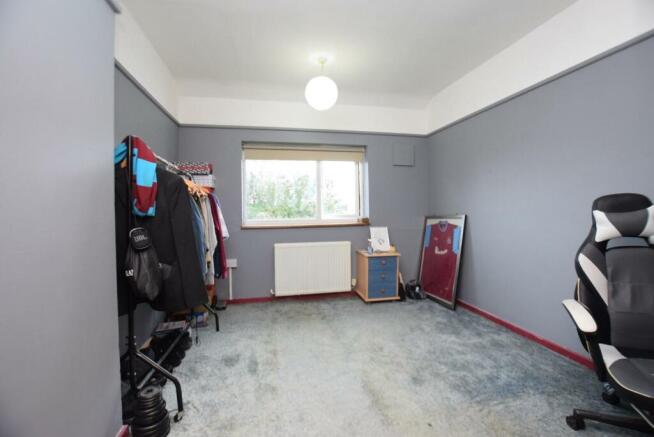 bedroom 2.JPG