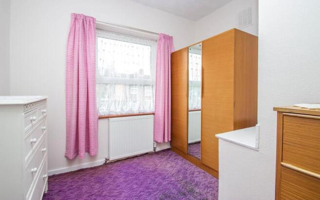SINGLE BEDROOM