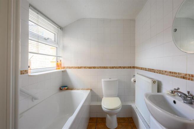 3 bed Terraced for sale Image 11