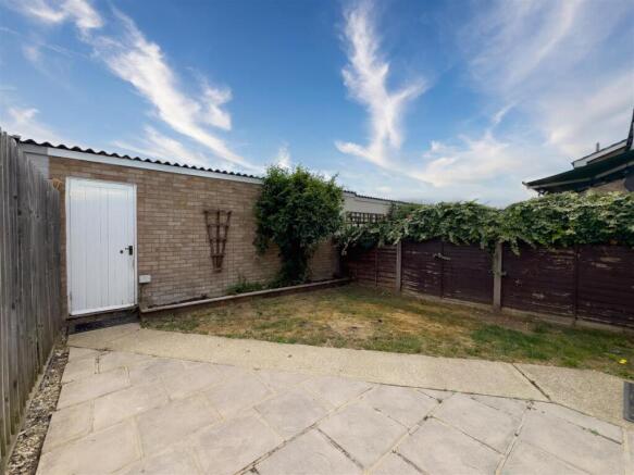 Marti Close, Melksham photo 4