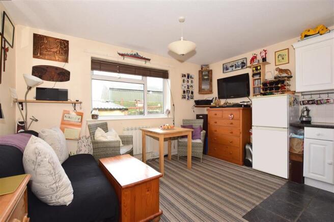 Living Room/ Bedroom