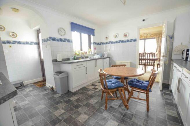 KITCHEN & UTILITY