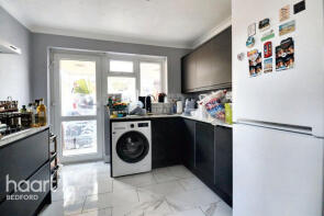 7, Garnith Close, Bedford MK42 8DX