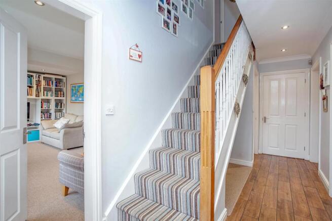 Hallway 2.jpg
