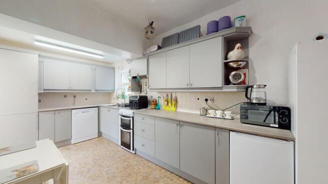 KITCHEN/BREAKFAST ROOM