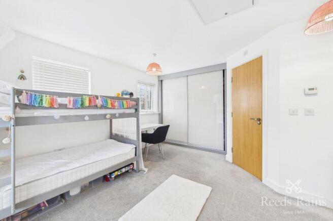 2 bed End of Terrace to rent Image 8