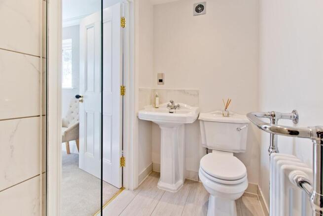 ensuite2.jpg