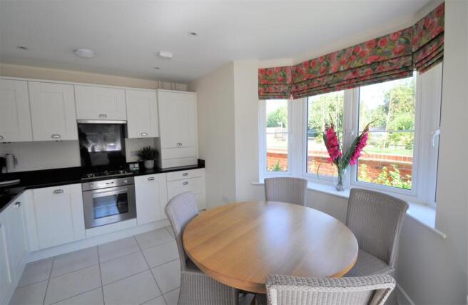 kitchen2.jpg