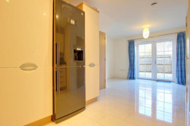 3 bed House to rent Image 5