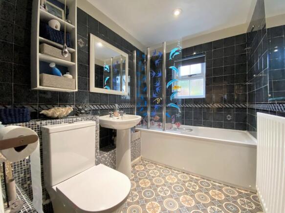 G/F Family Bathroom