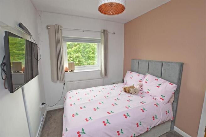 Bedroom 2.JPG