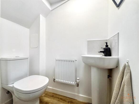 3 bed Terraced for sale Image 7