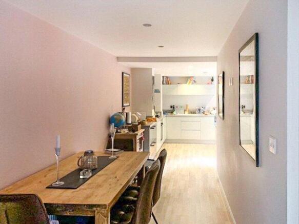2 bed Apartment for sale Image 4