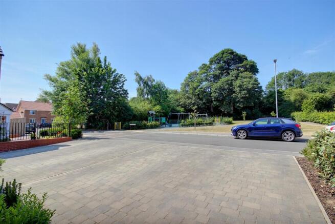 2 bed Terraced for sale Image 11