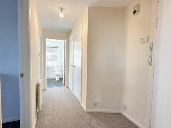 1 bed Flat for sale Image 8