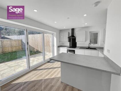 Celynen Close, Newbridge