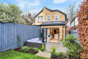 1, Grove Cottages, Lower Road, Cookham, Maidenhead SL6 9ET