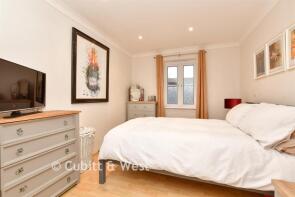 19, Trafalgar Court, Cobham KT11 1BD
