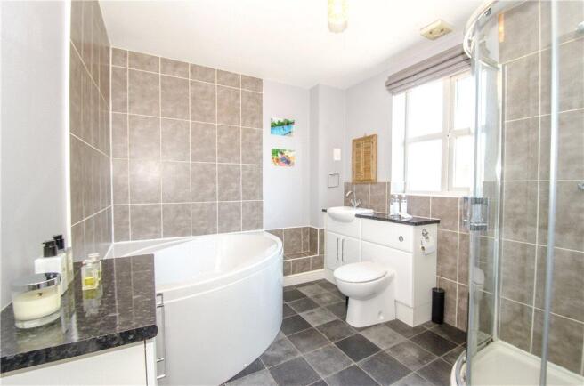 06 Bathroom