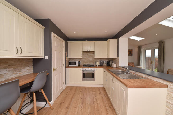 Kitchen Area: