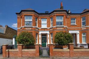 4b, Ormeley Road, London SW12 9QE