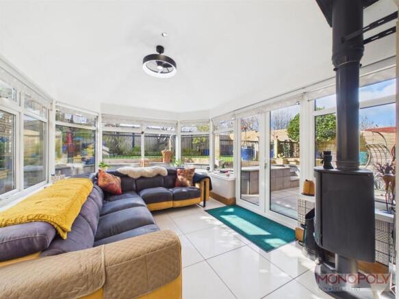 Westbury Drive, Pandy, LL12 photo 3