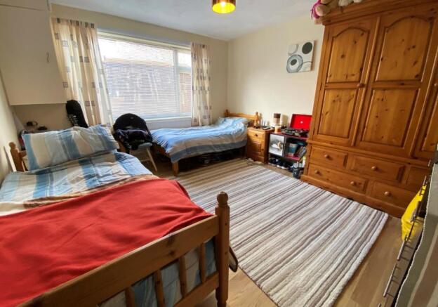 Bed 1.jpg