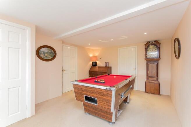 ENTRANCE HALL / G...