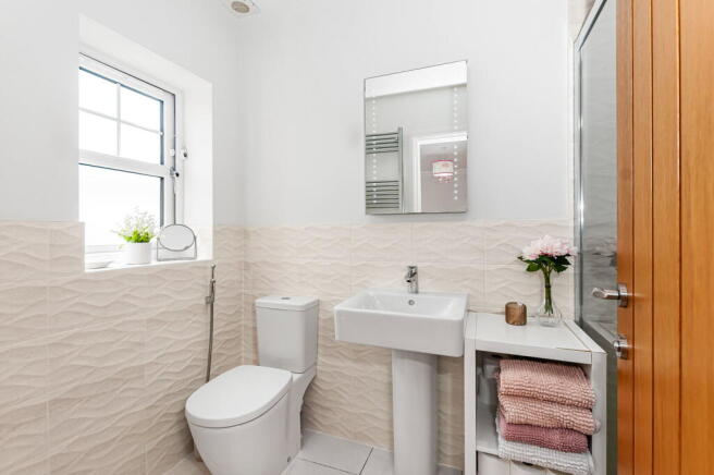 4 bed Detached for sale Image 12