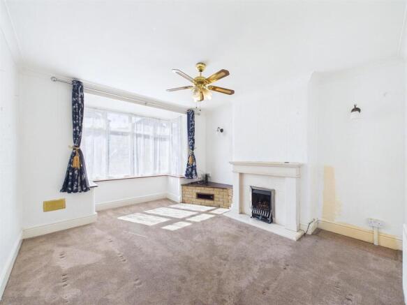 2 - 5-Bedroom House in Bishopsworth.jpg
