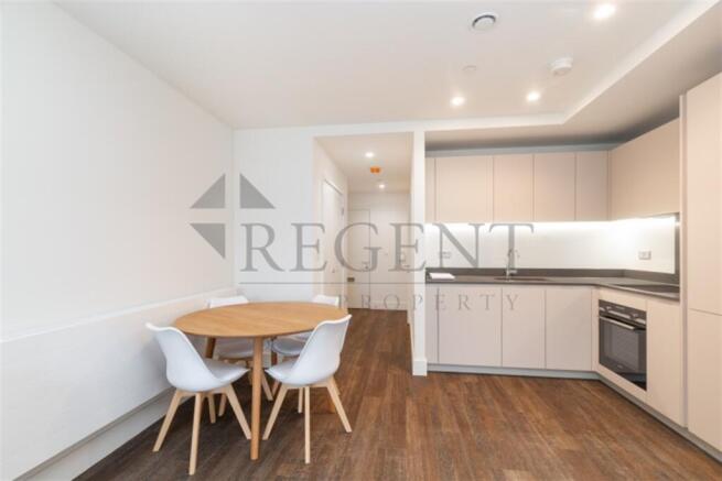 Kitchen & Dining