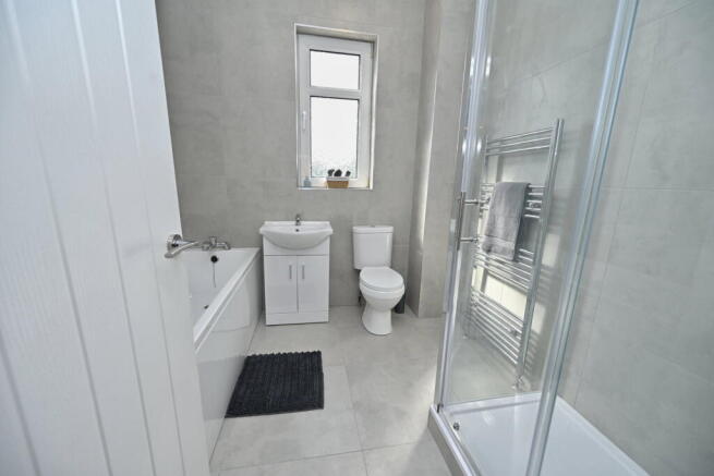 3 bed Terraced for sale Image 7