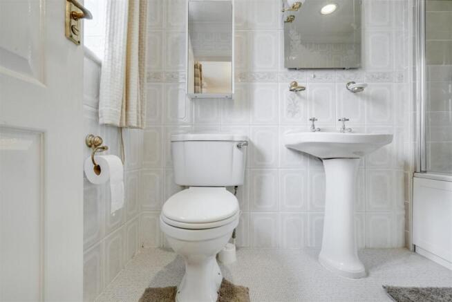 En-Suite Bathroom