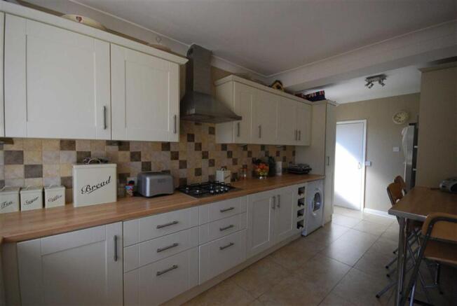KITCHEN/BREAKFAST RO