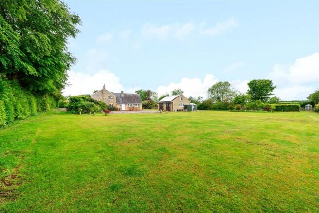Juniper Hill, Brackley, Oxfordshire, NN13 photo 4