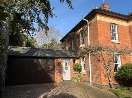 9 The Pines, Weedon Road, Upton, Northampton NN5 4EX