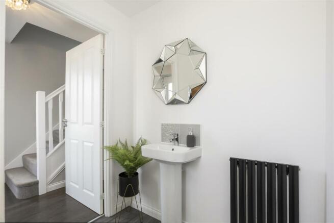 29 Russell Avenue_07.jpg