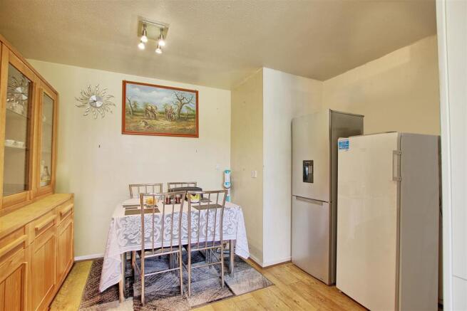 Dining space 2.jpg