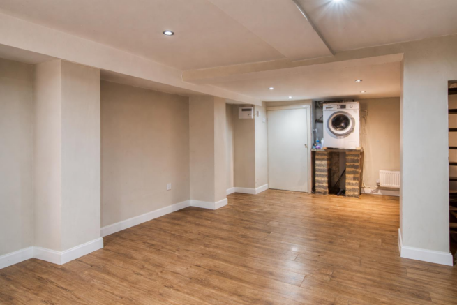3 bed Terraced for sale Image 12