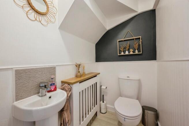 3 bed Semi-Detached for sale Image 5
