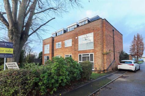 Glebe Avenue, Ruislip, HA4