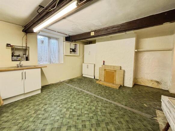 2 bed Terraced for sale Image 7