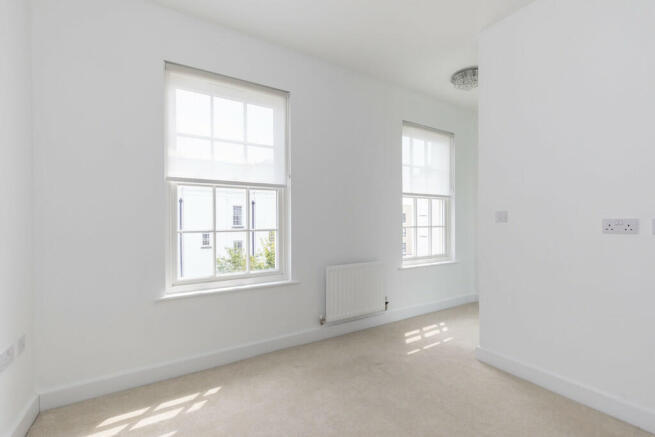 14 Regency Place-...