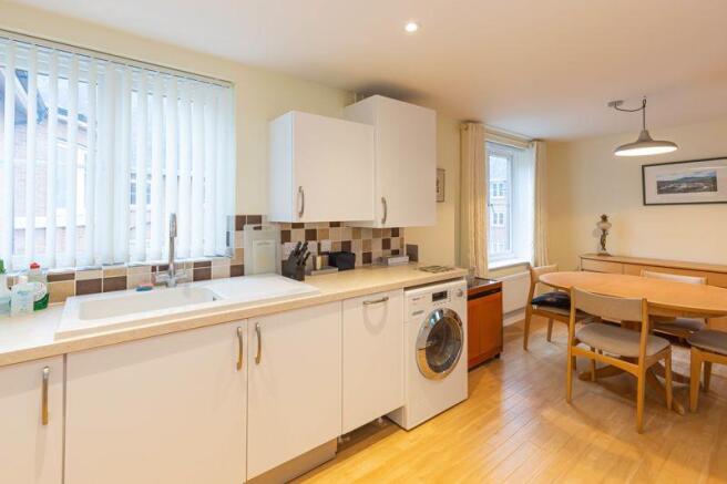 Kitchen / Brea...